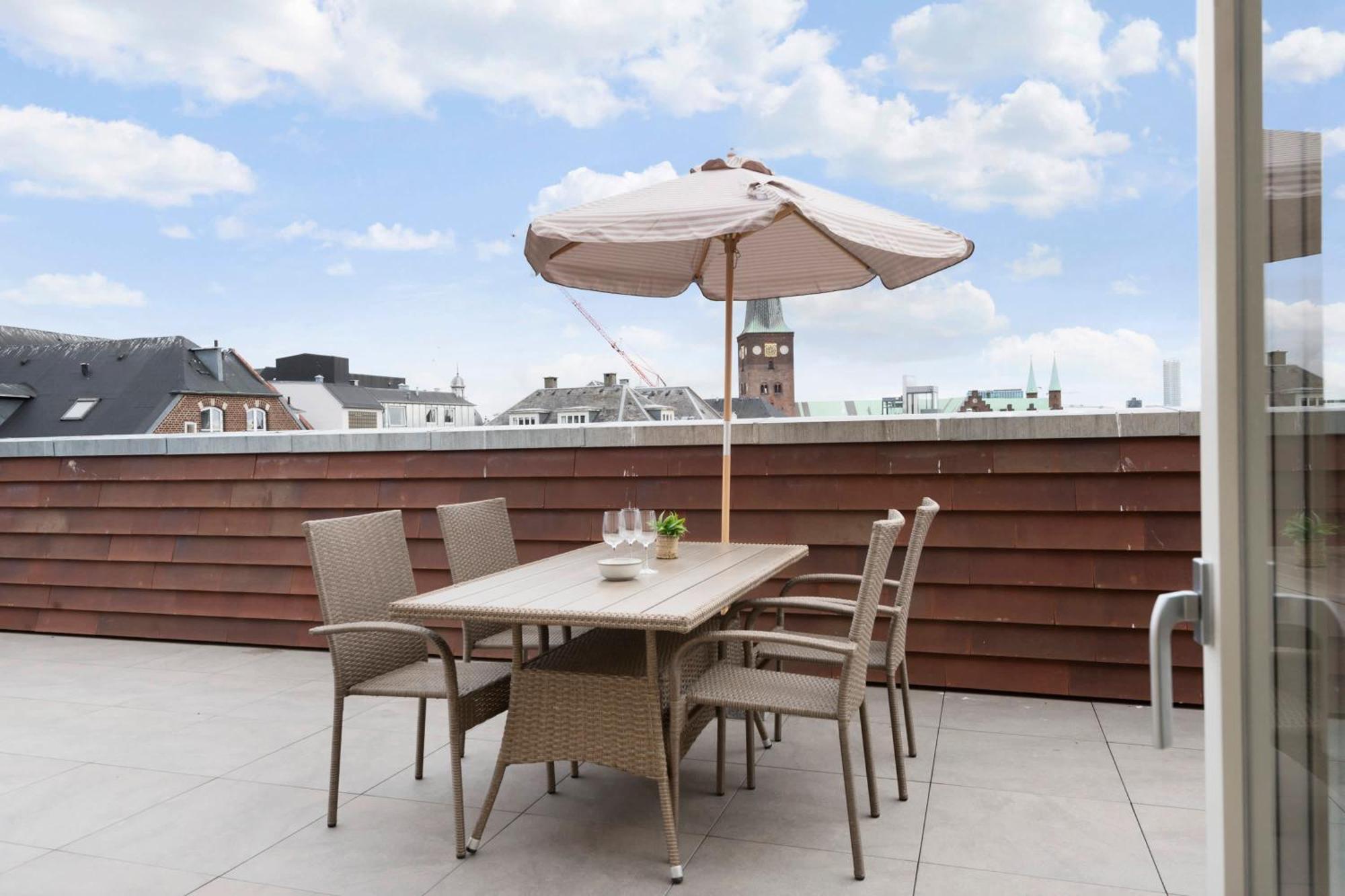 Grand Penthouse Suite With Private Rooftop Terrace Aarhus Exterior photo