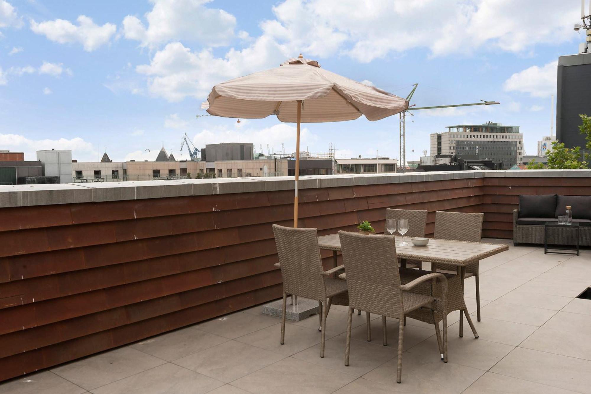 Grand Penthouse Suite With Private Rooftop Terrace Aarhus Exterior photo
