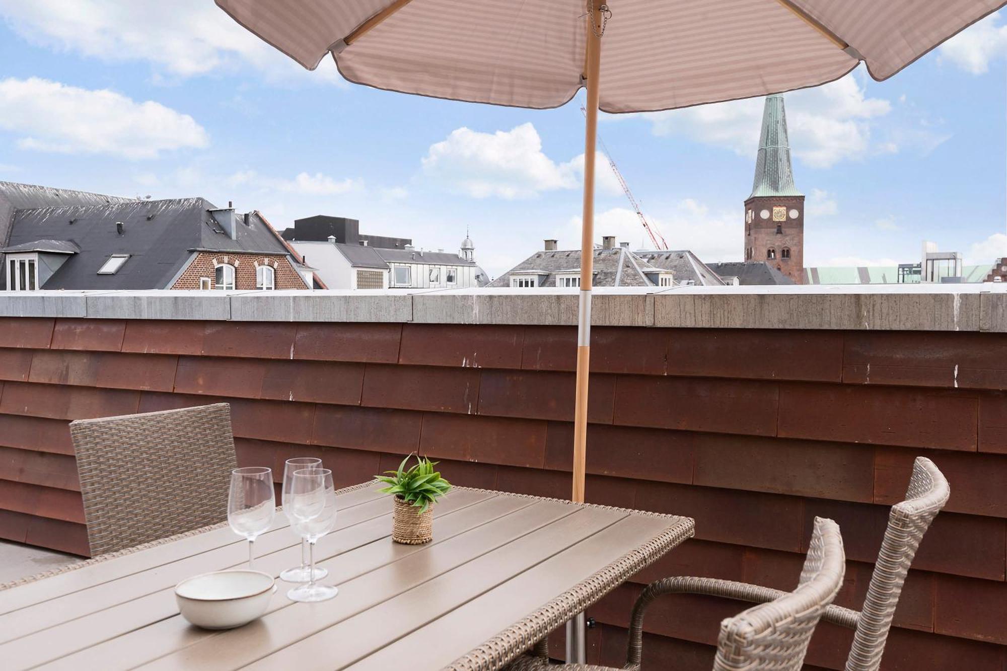 Grand Penthouse Suite With Private Rooftop Terrace Aarhus Exterior photo